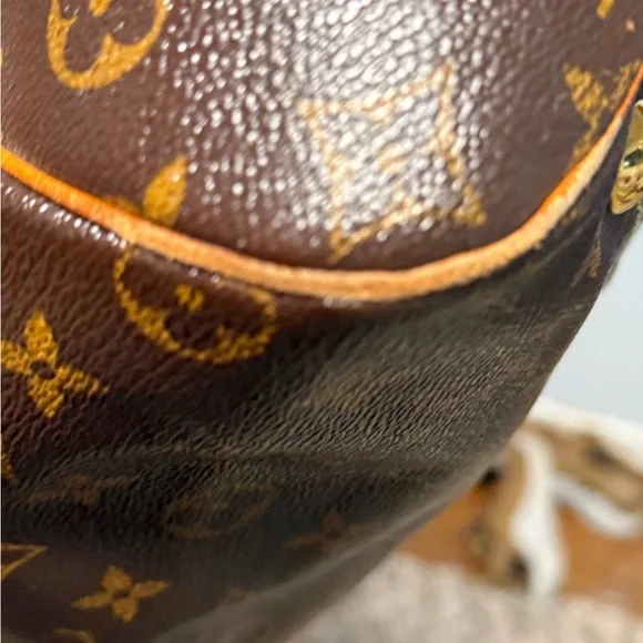 Louis Vuitton Tivoli Tan and Brown Monogram Shoulder Bag - Picture 6 of 16
